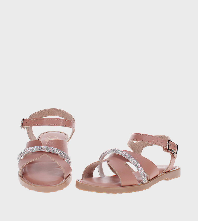 صندل كاجوال بمقدمة مفتوحة 