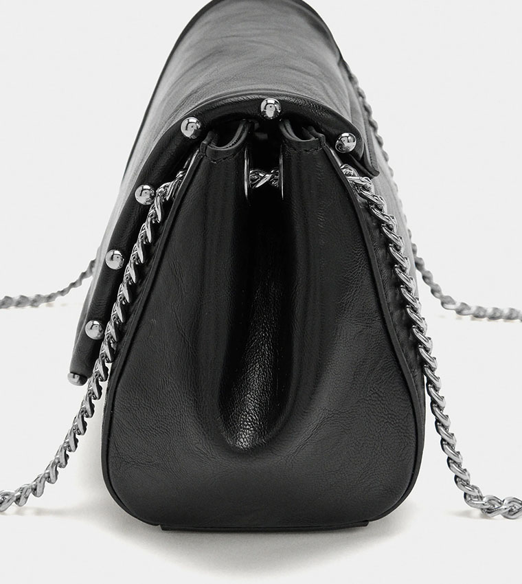 شنطة كتف بغطاء مزينة