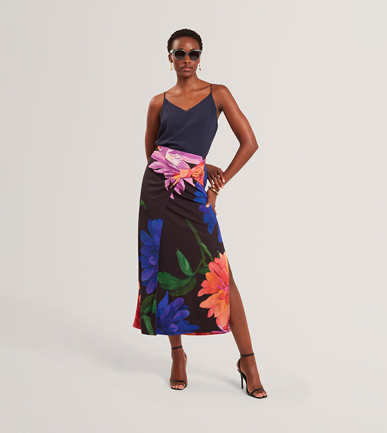 LULEA Solid V-Neck Cami Top