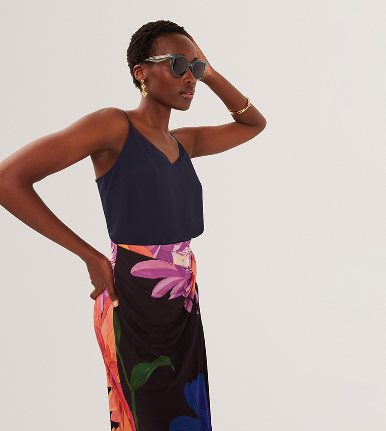LULEA Solid V-Neck Cami Top