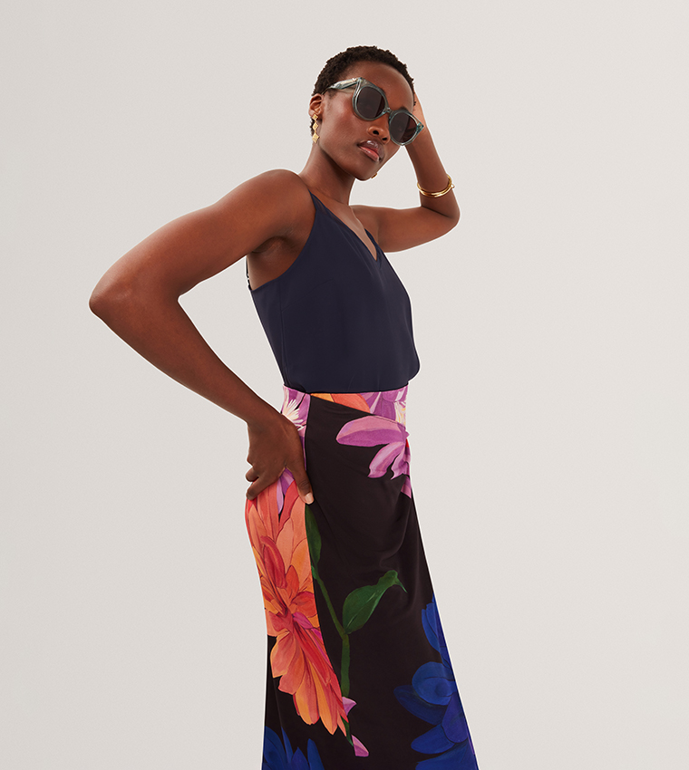 LULEA Solid V-Neck Cami Top