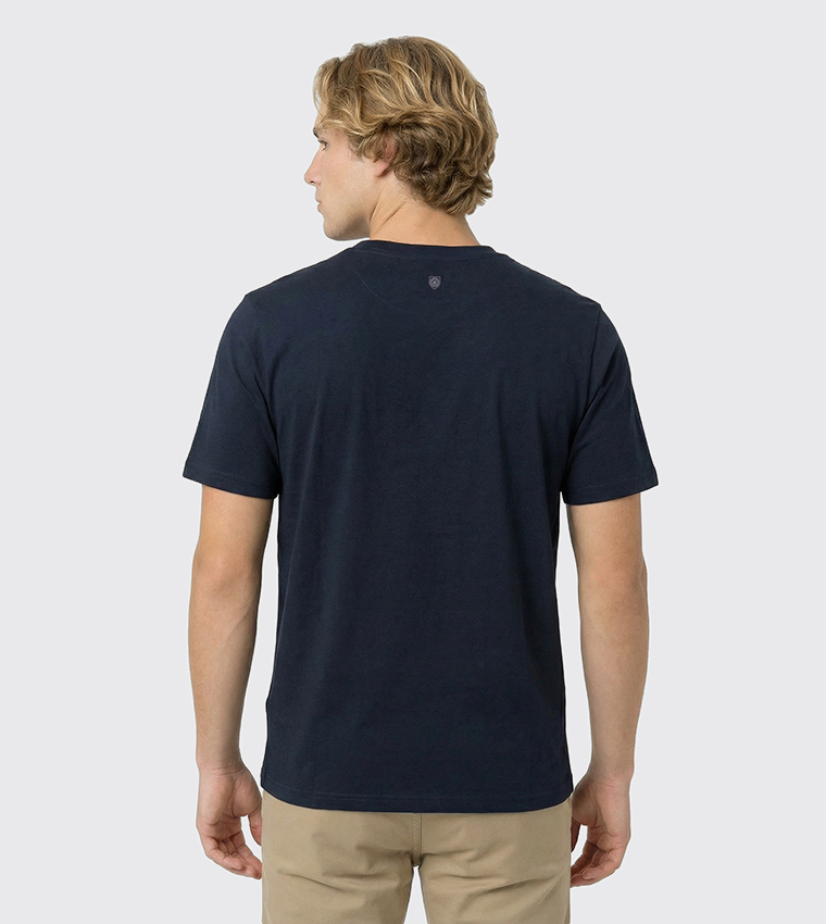 تيشيرت بقبة مستديرة بشعار