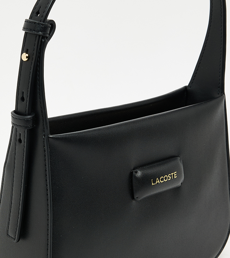 شنطة كتف بشعار وسحاب 