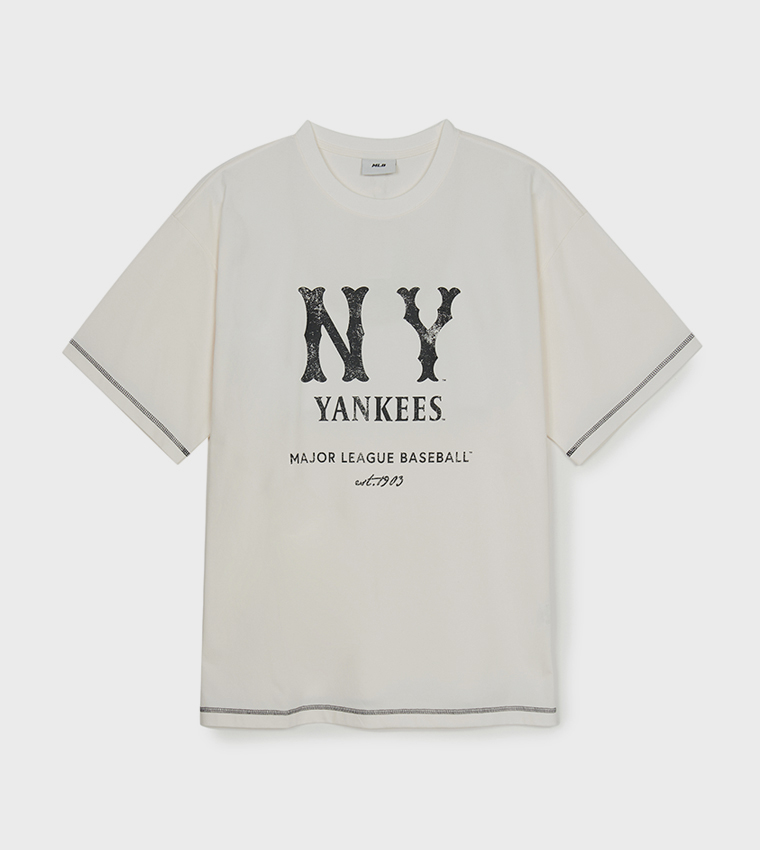 تيشيرت واسع بأكمام قصيرة بطبعة