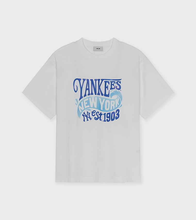 تيشيرت واسع بطبعة كم قصير 