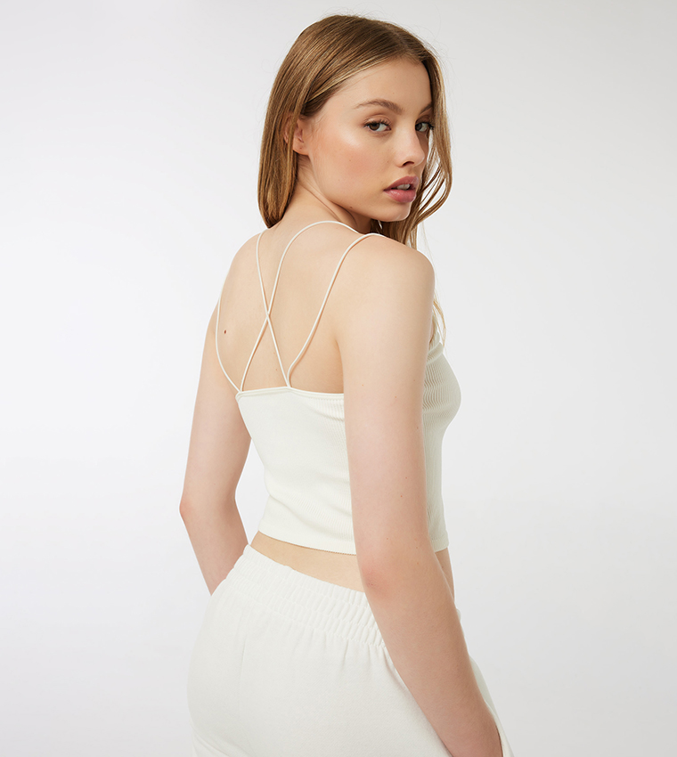 توب قصير بحمالات