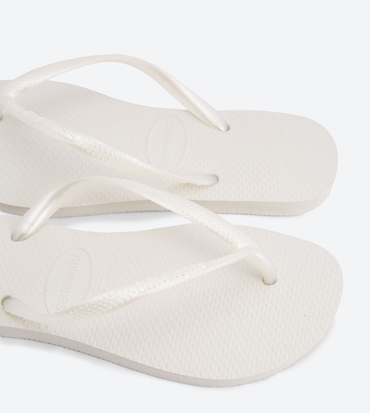 Open Toe Slim Flip-Flops