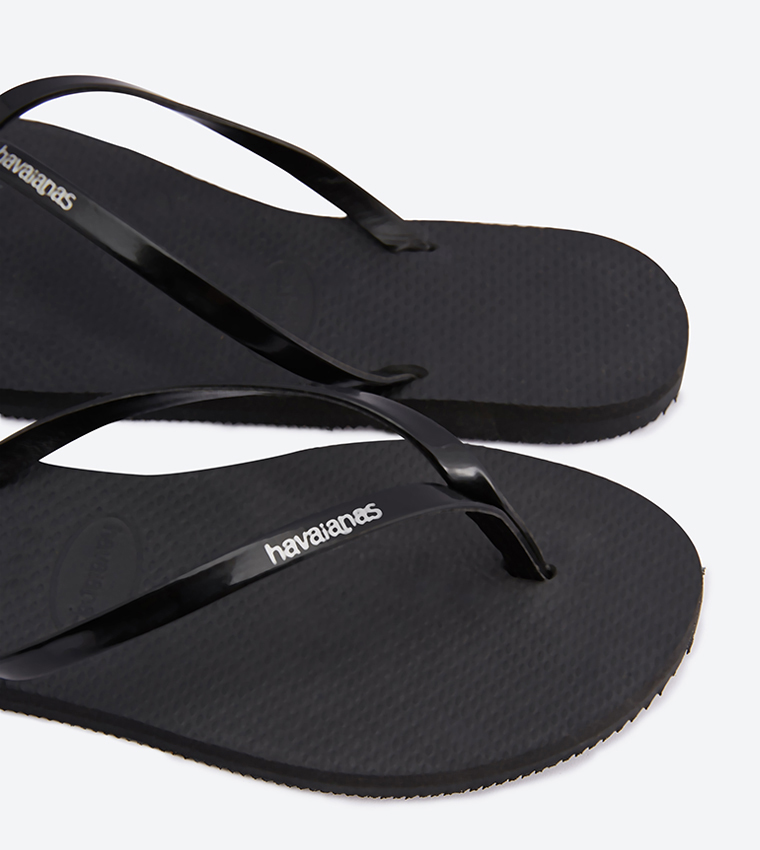 Metallic Flip-Flops