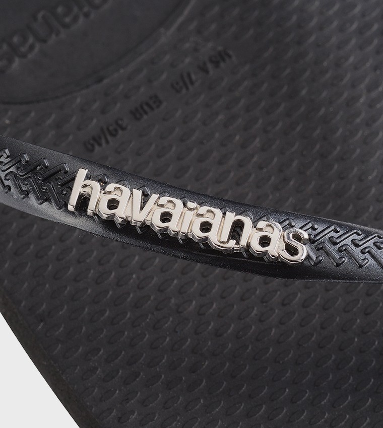 Slim Square Toe Logo Metallic Flip-Flops