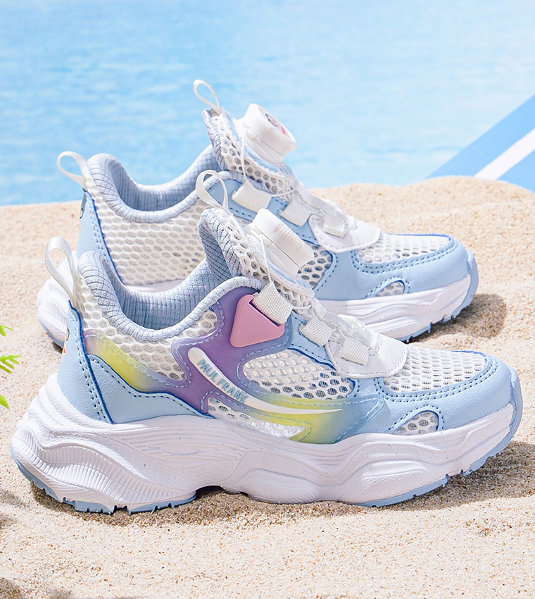 حذاء رياضي برقبة قصيرة وألوان متناسقة 