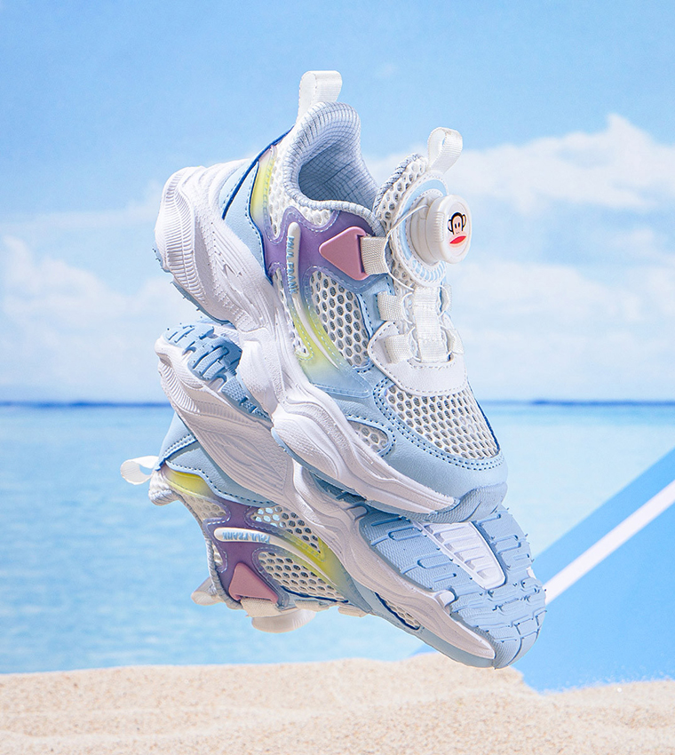 حذاء رياضي برقبة قصيرة وألوان متناسقة 