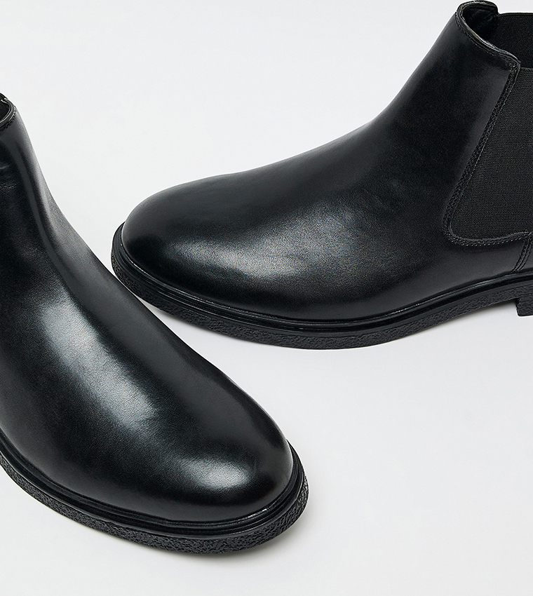 Solid Chelsea Boots