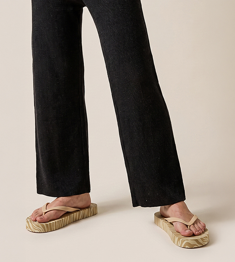 Patterned Flip-Flops