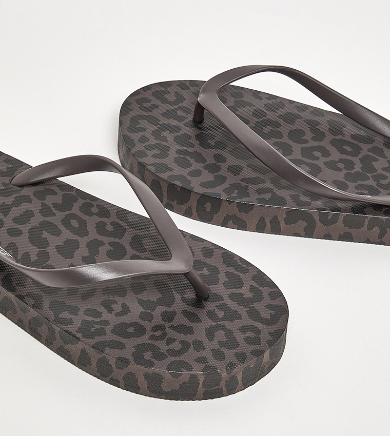 Patterned Flip-Flops