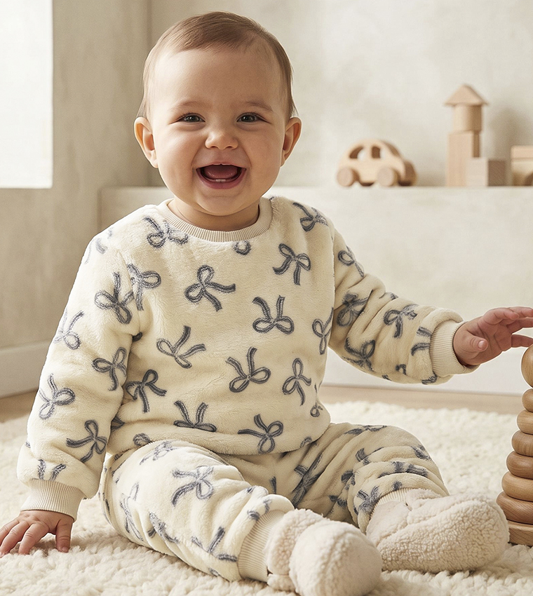 Bow Patterned Clothing Set