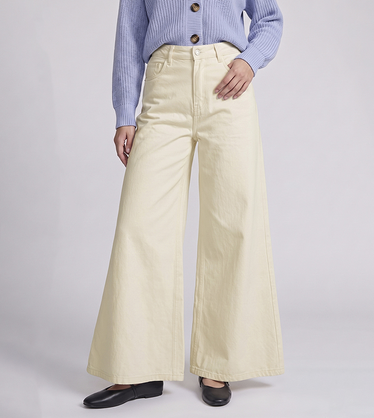 Solid Wide Leg Jeans with Button Closure