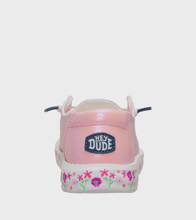 حذاء ويندي Y سليب اون بطبعة ورود لامعة