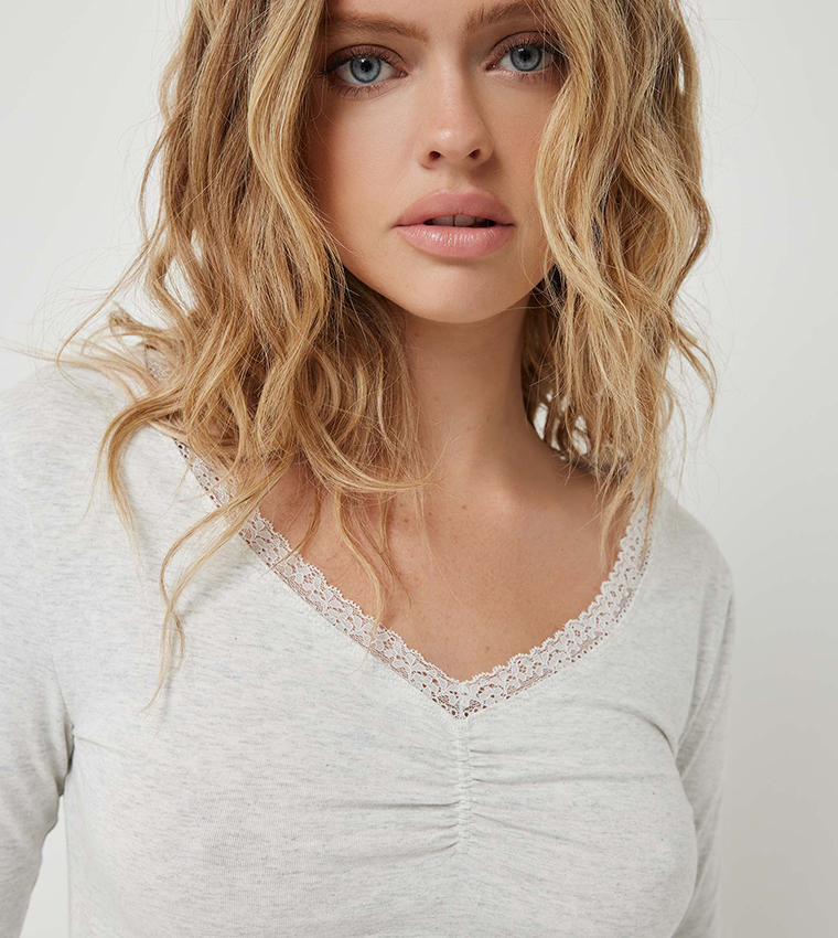 Solid Lace Trim Long Sleeves Top