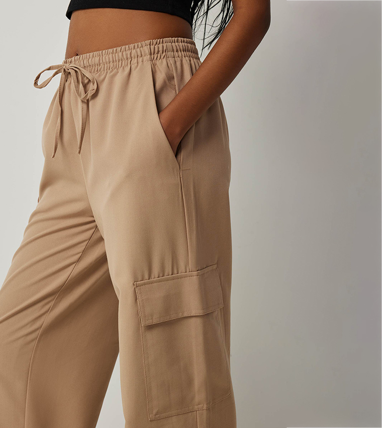 Mid Rise Straight Fit Cargo Pants