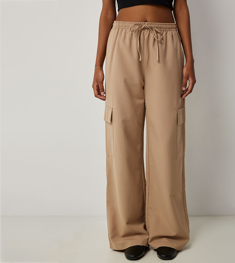 Mid Rise Straight Fit Cargo Pants