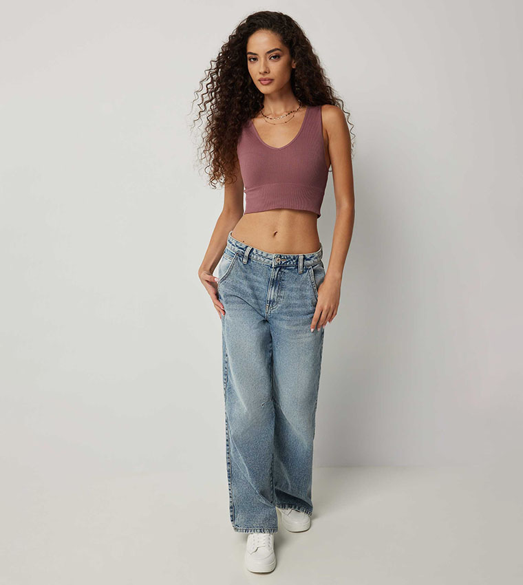Solid V-Neck Seamless Crop Top