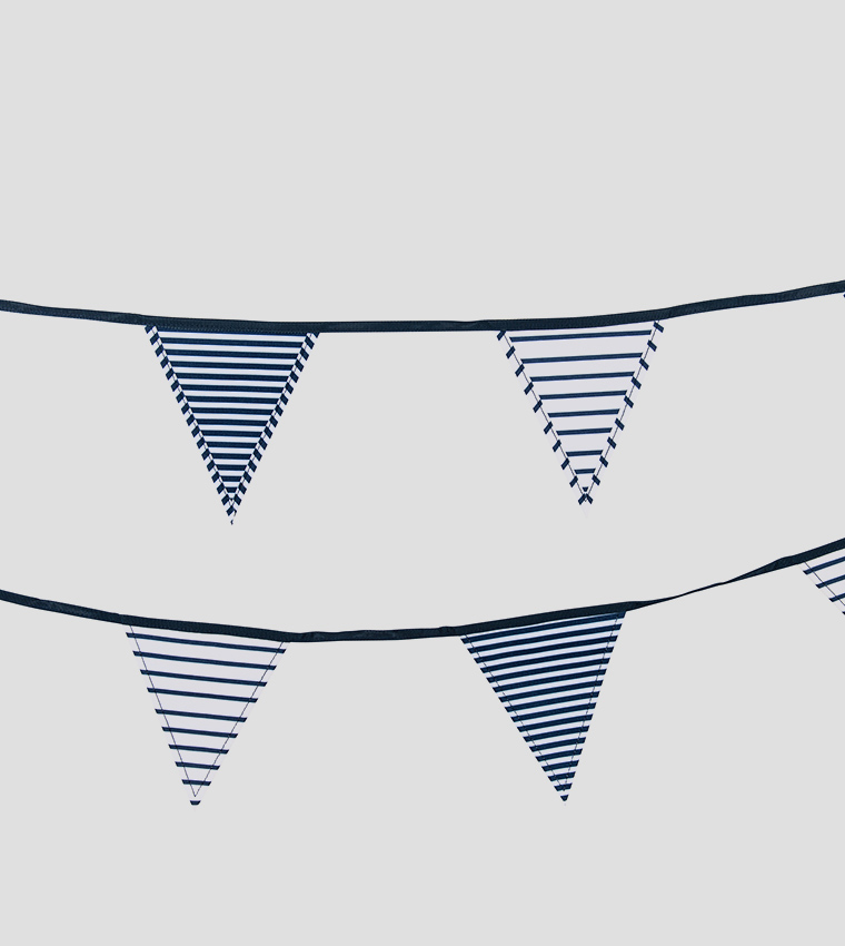 ديكور زينة مقلم ثري ريفر