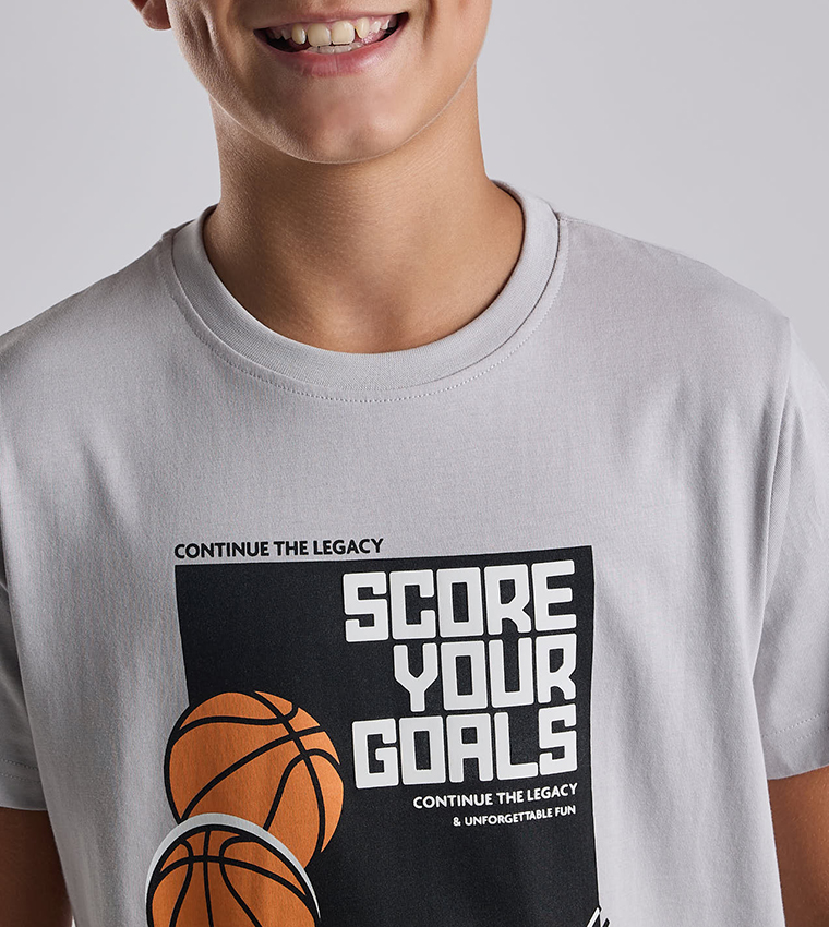 Graphic Print T-Shirt with Crew Neck and Short Sleeves