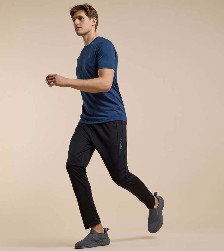 بنطال رياضة بطبعة وخصر مرن 