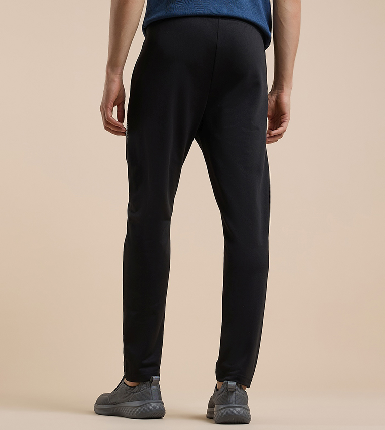 بنطال رياضة بطبعة وخصر مرن 