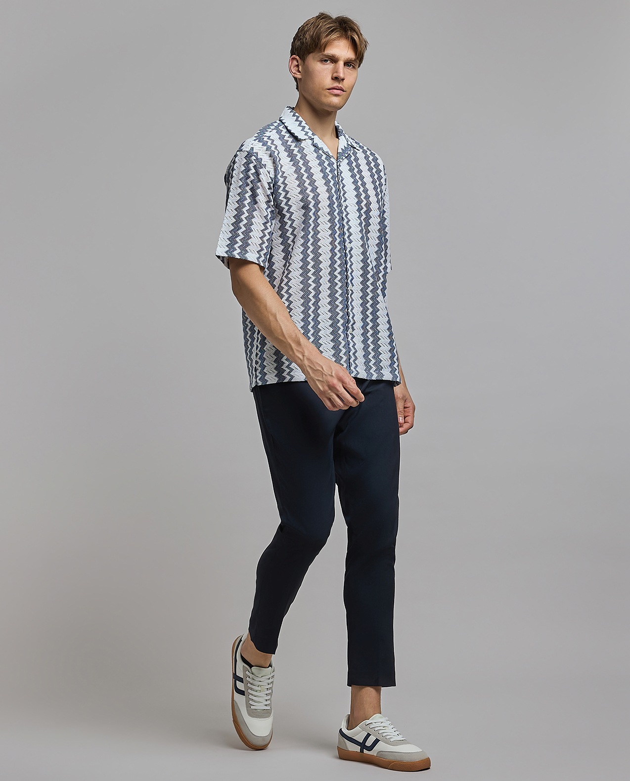 Solid Tapered Fit Trousers with Button Closure