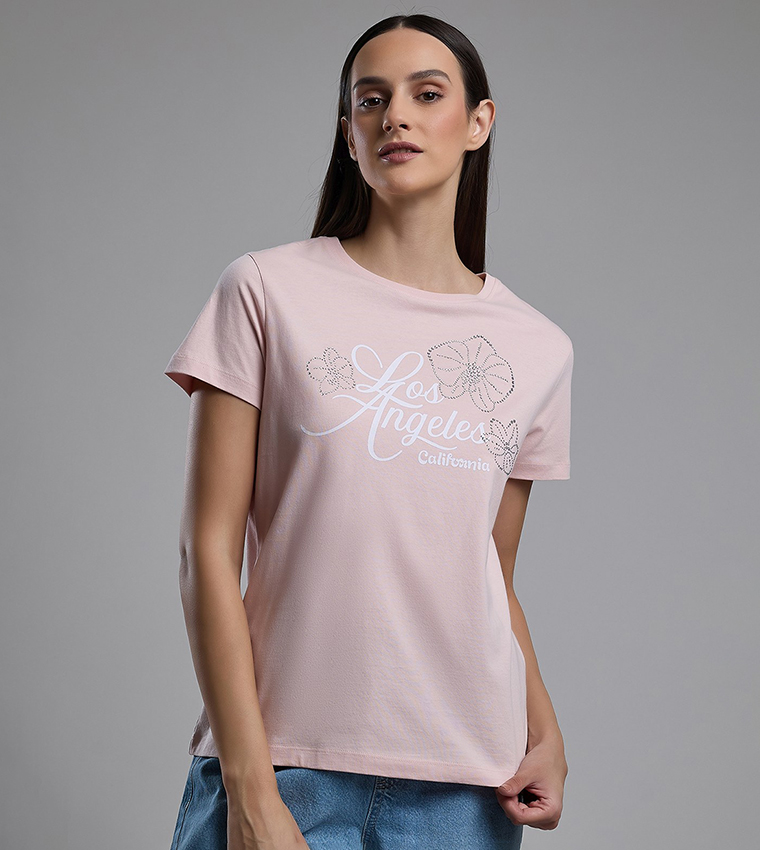 تيشيرت بياقة مستديرة وكم قصير وطبعة