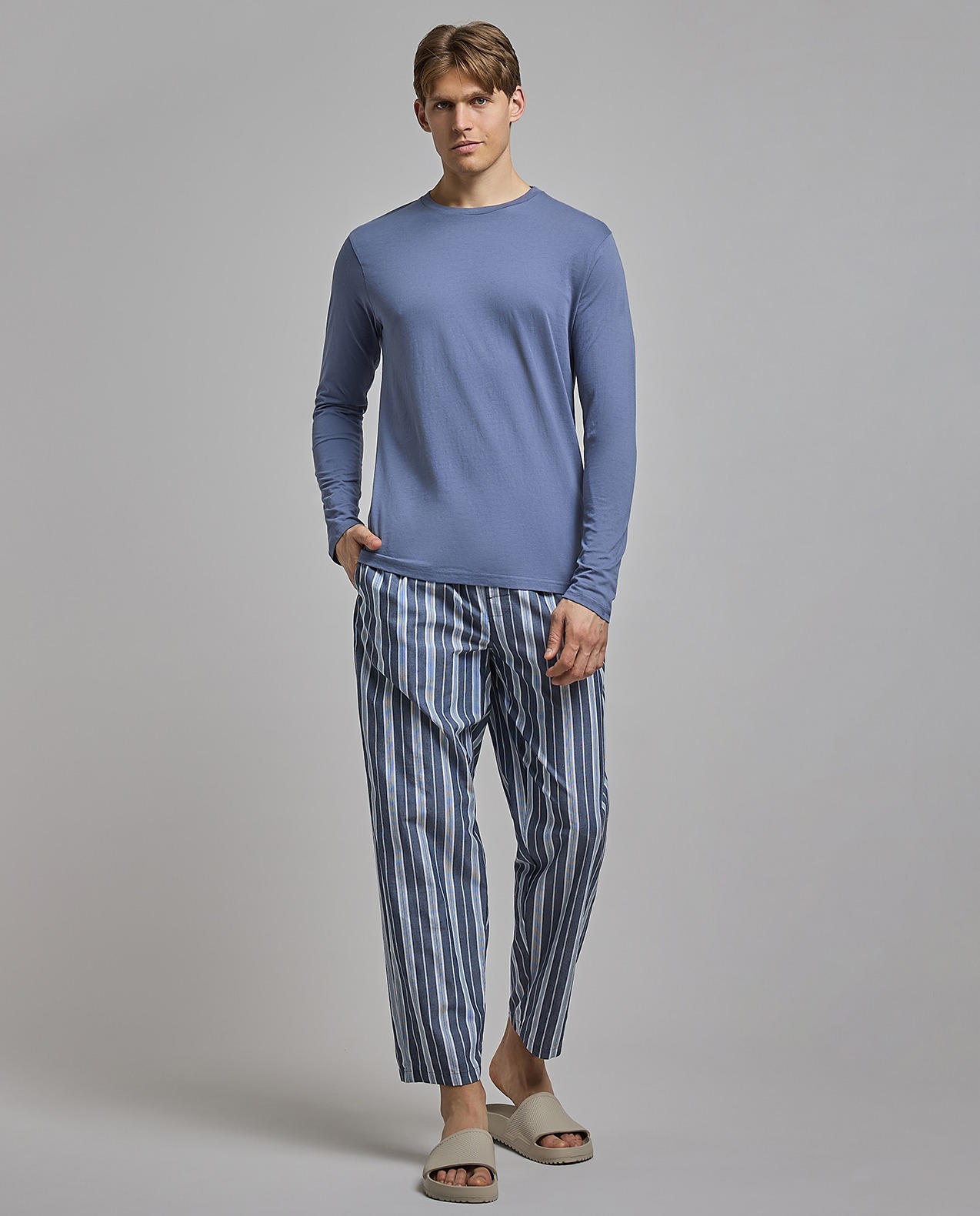 طقم بيجاما مخطط