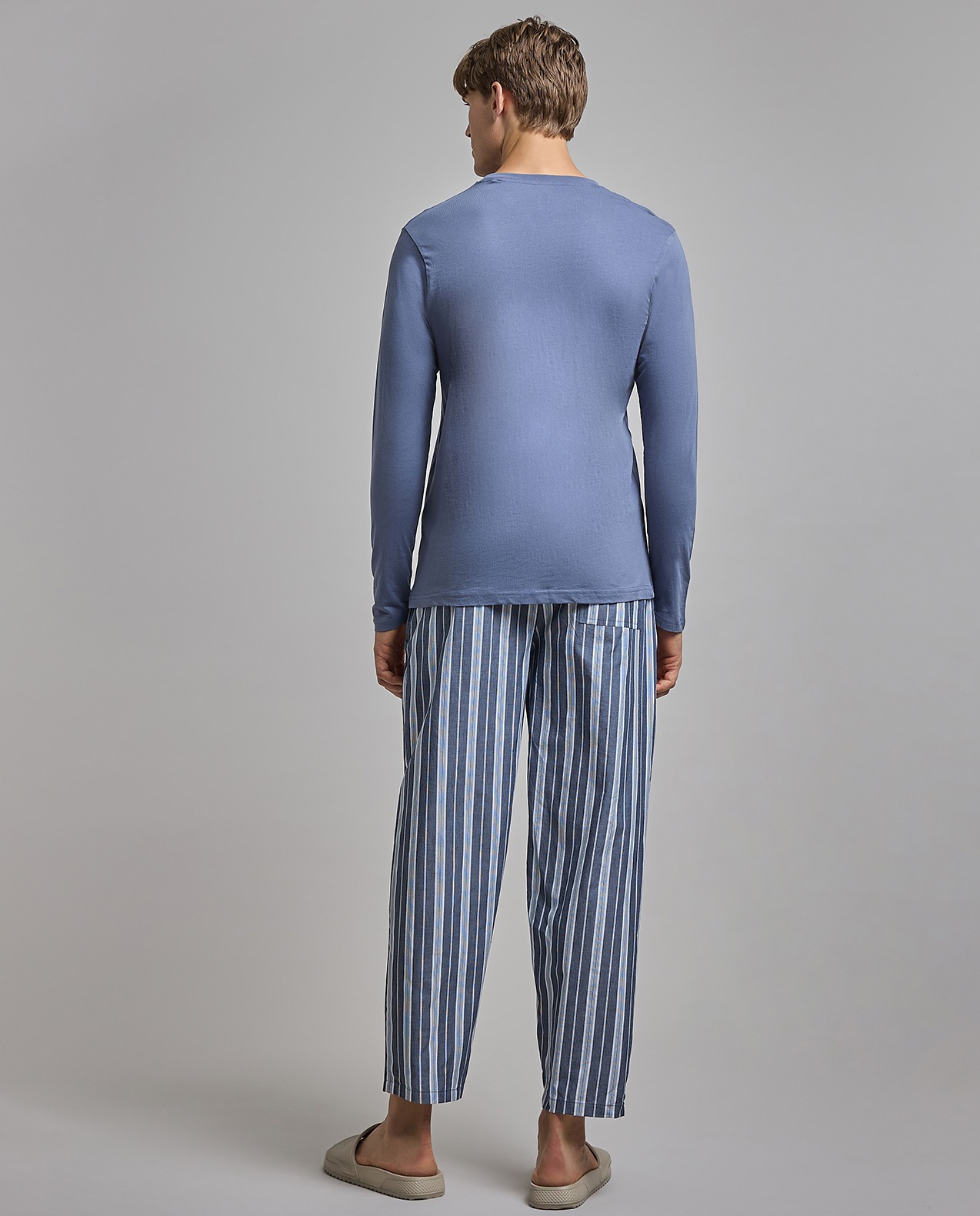 طقم بيجاما مخطط