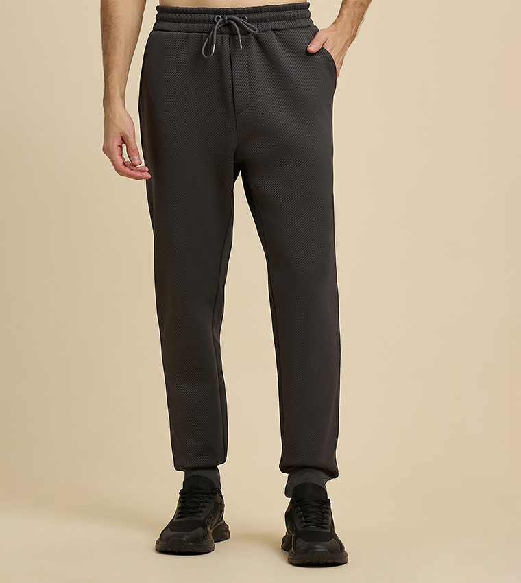 جوغر محبوك برباط على الخصر