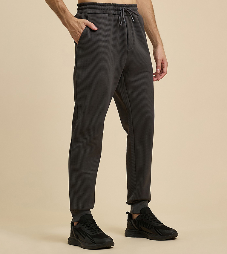 جوغر محبوك برباط على الخصر