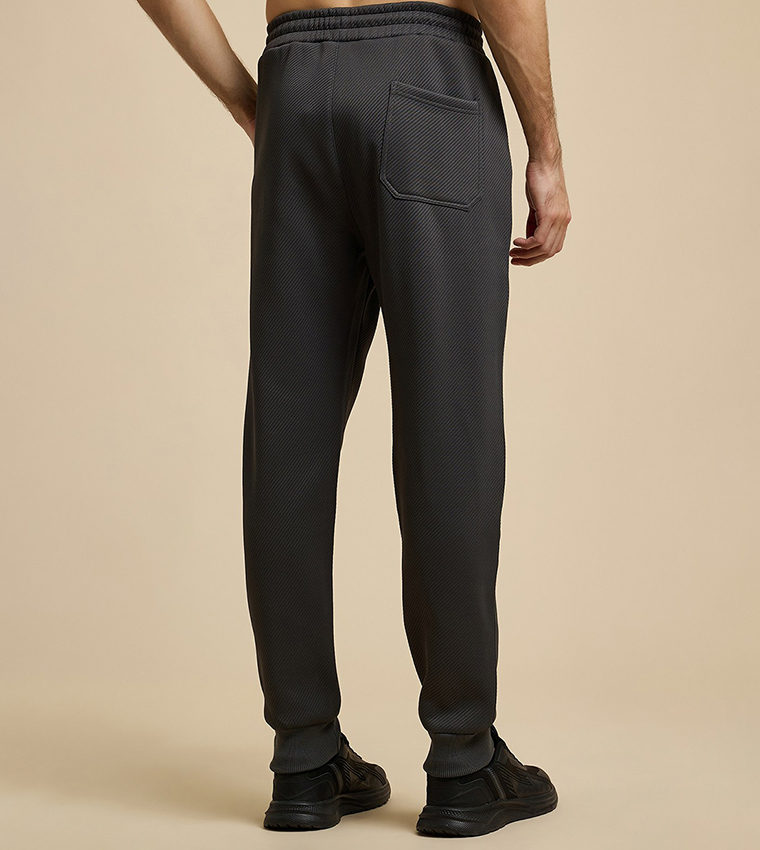 جوغر محبوك برباط على الخصر