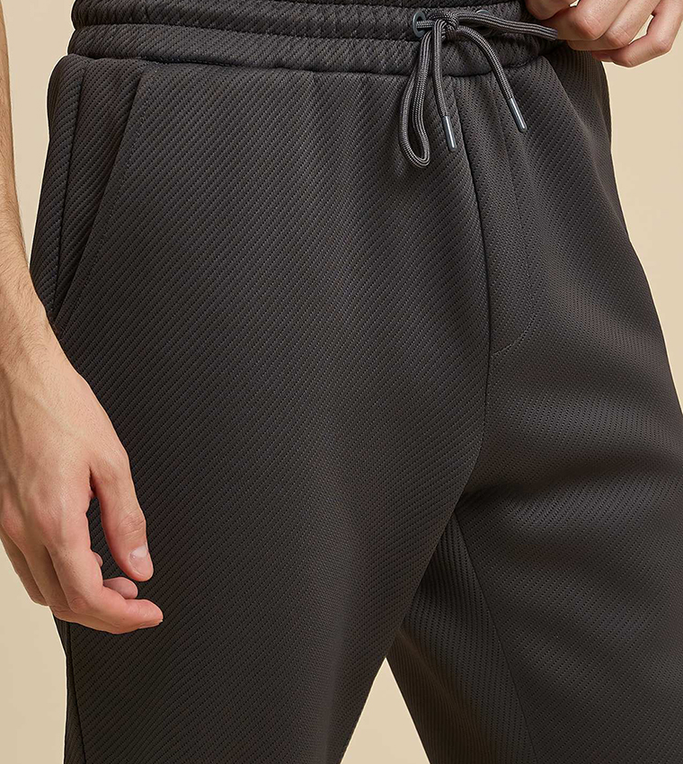 جوغر محبوك برباط على الخصر