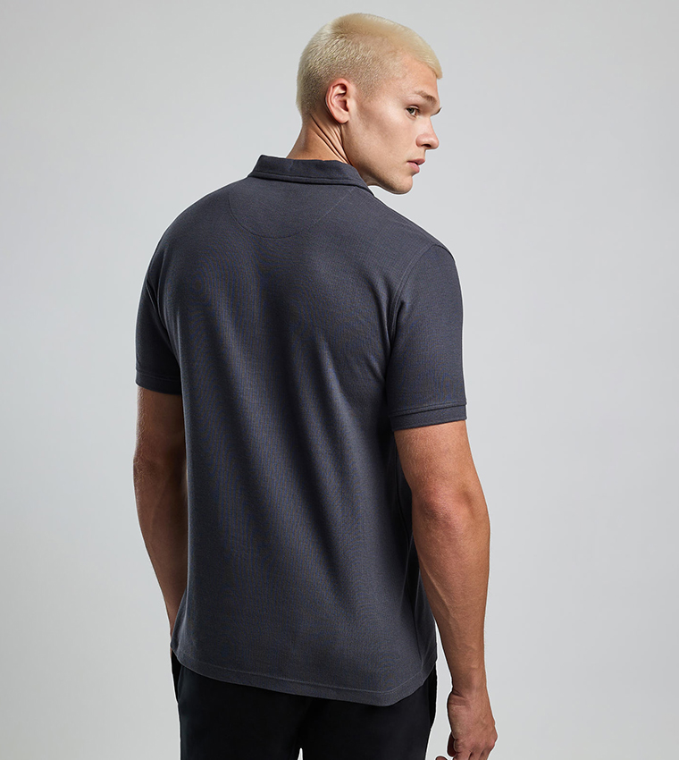 تيشيرت بولو مرنبأكمام قصيرة