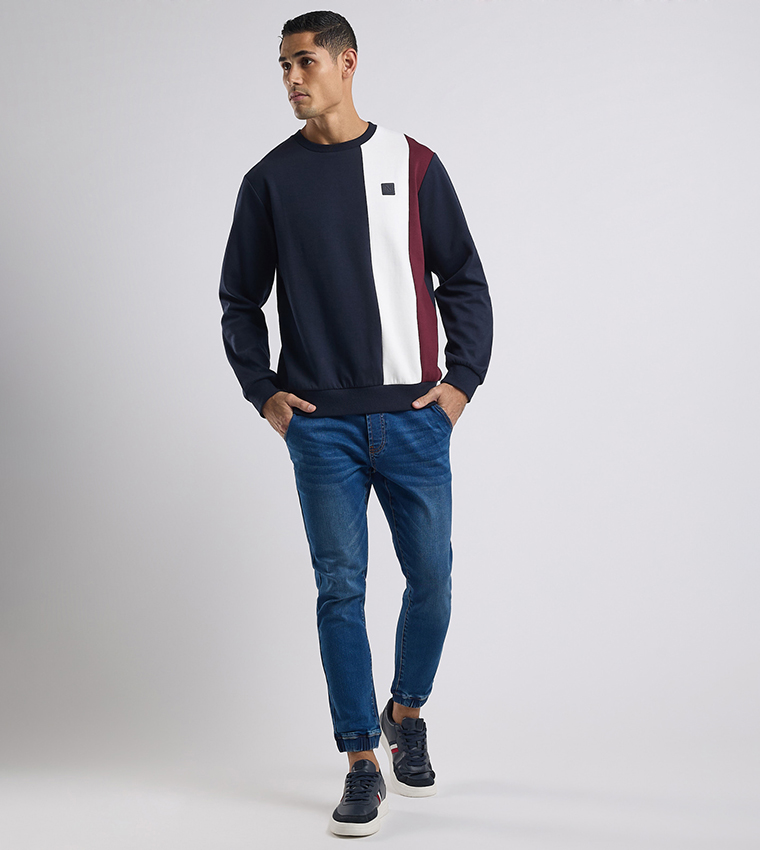 Color Block Sweatshirt with Crew Neck and Long Sleeves