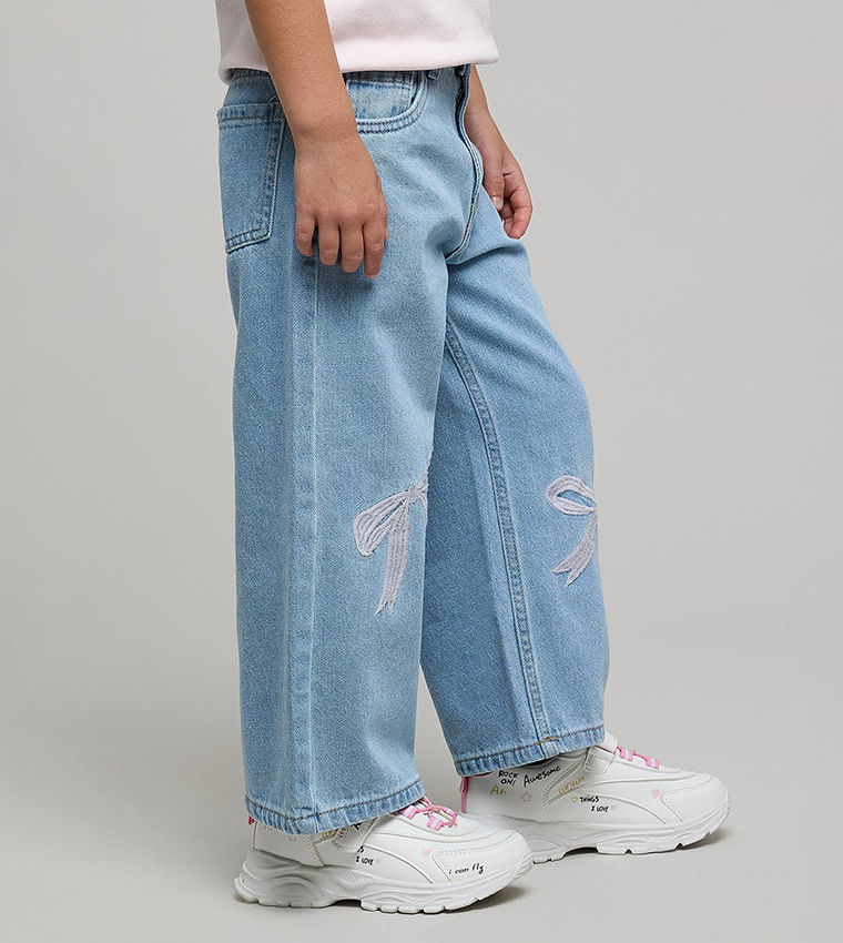 Bow Embroidered Loose Fit Jeans with Button Closure
