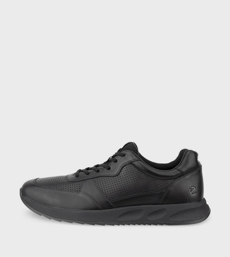 OTM Round Toe Runner Sneakers