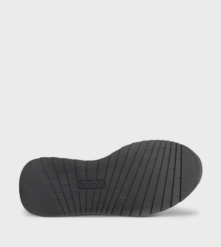 OTM Round Toe Runner Sneakers