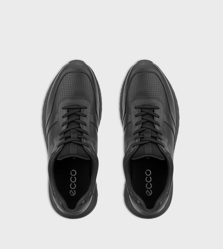 OTM Round Toe Runner Sneakers