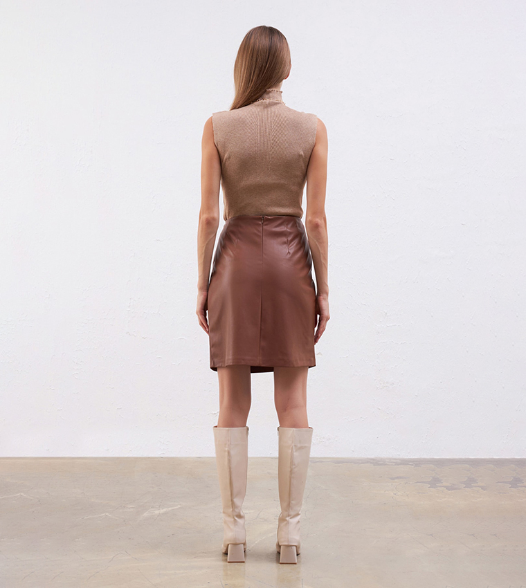 تنورة بنقشة جلد