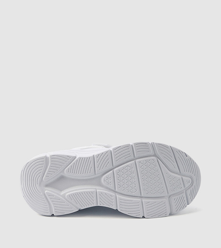 سنيكرز بحزام فليكرو وشعار 