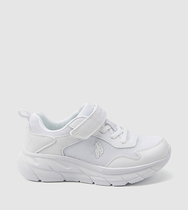 سنيكرز بحزام فليكرو وشعار 