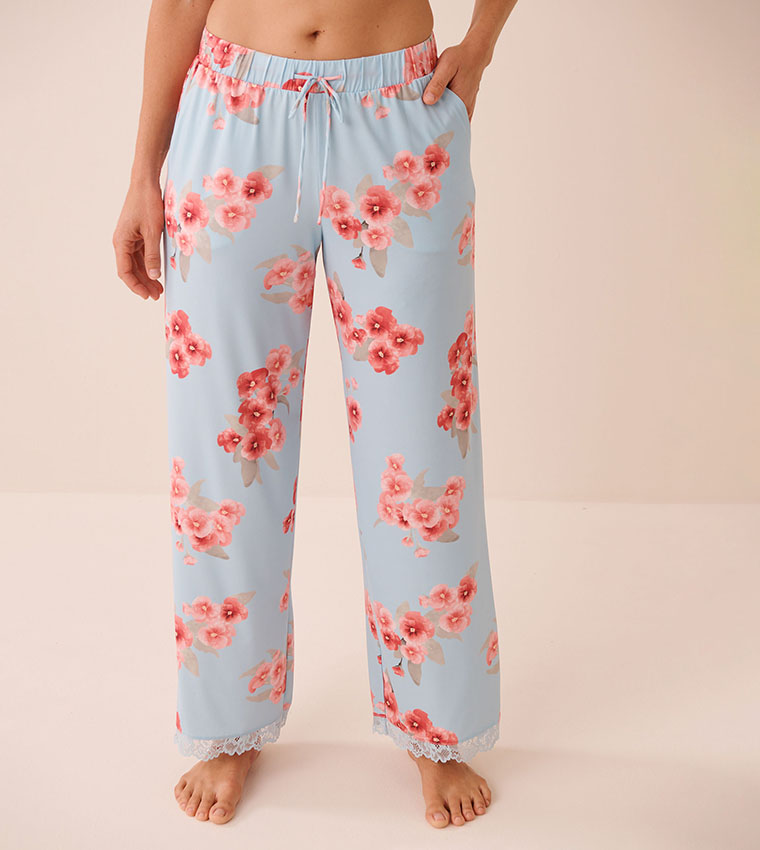 بنطلون بيجاما بحبكة دانتيل بطبعة ورود الربيع