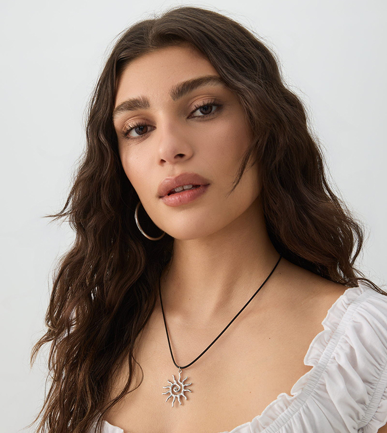 Solid Off Shoulder Ruffle Hem Cropped Top