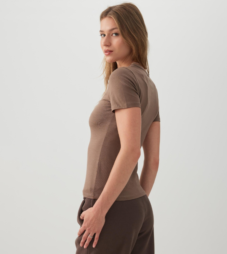 Ardene  Short Sleeve T-Shirts - Brown Short Sleeve T-Shirts