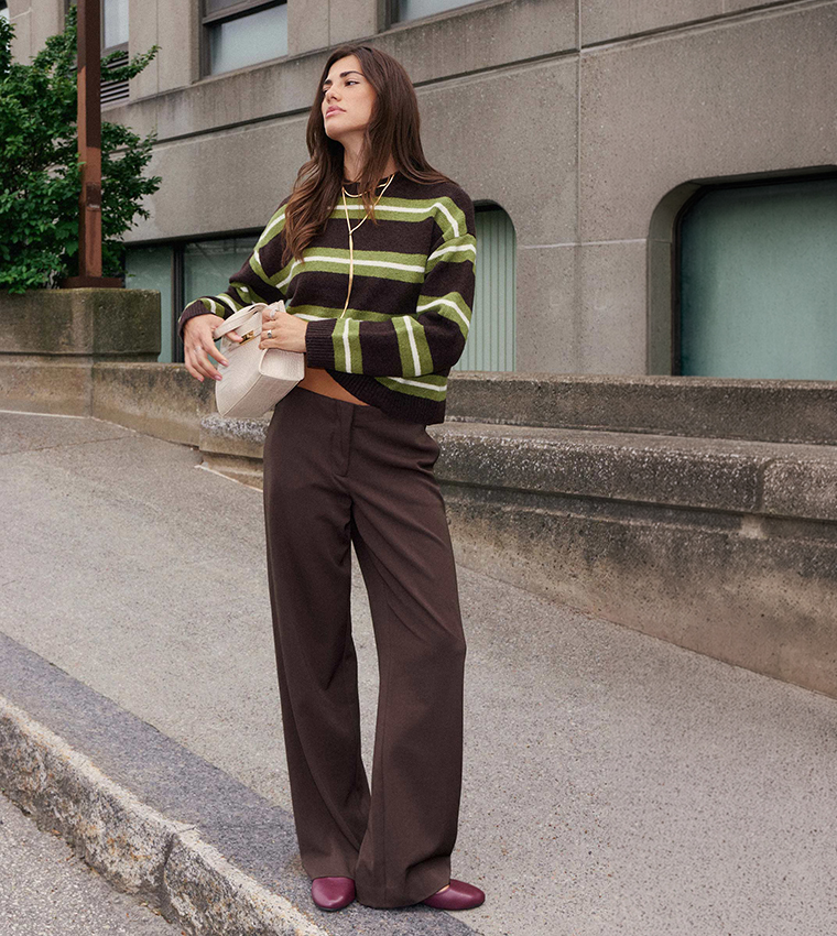 Solid Mid Rise Wide Leg Trousers